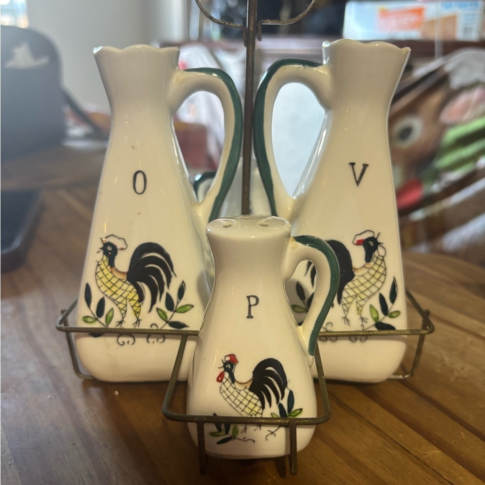 Rooster Design Ceramic Oil and Vinegar Set